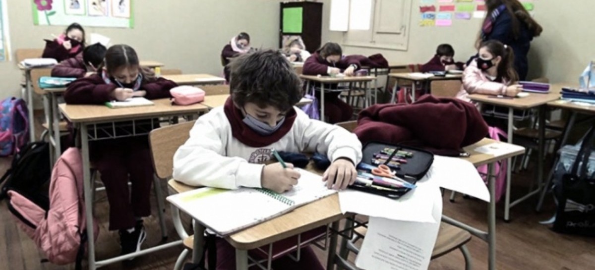 Desde este jueves, el uso de barbijos es optativo en escuelas de la provincia de Buenos Aires