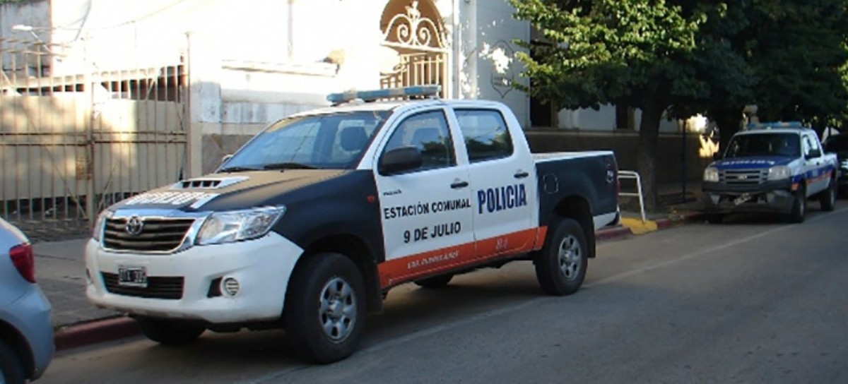 Tres policías comunales detenidos: los acusan de robar mercadería de dos camiones que habían chocado