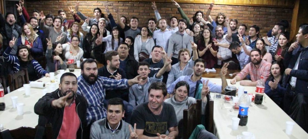 Juventud Maravillosa: en la sede del Partido Justicialista Nacional, respaldaron a Cristina Kirchner