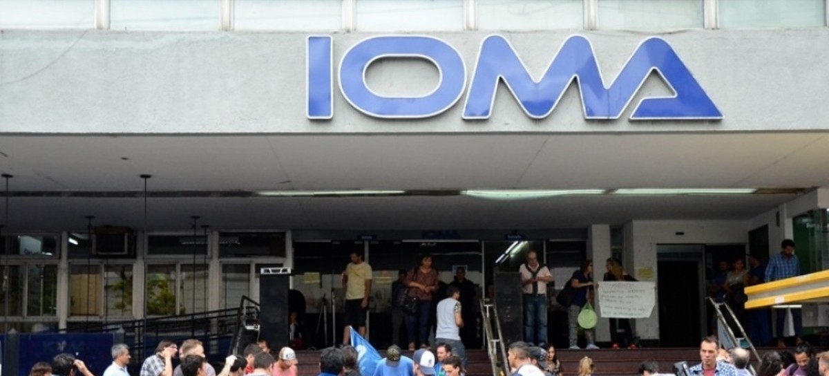 Primero fue en Gobernación, ahora en IOMA: los prestadores se encadenaron por falta de pago