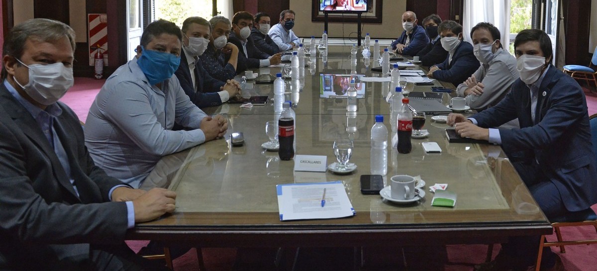Kicillof recibió a intendentes para ajustar detalles de la "cuarentena administrada"