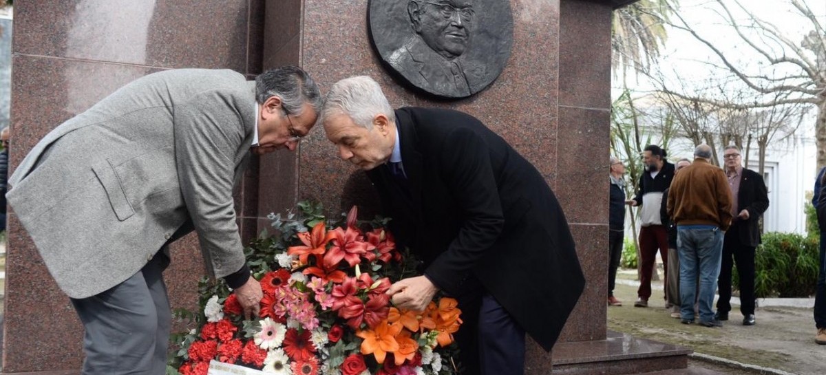 A 43 años del fallecimiento de Balbín, radicales y peronistas platenses se mostraron en unidad