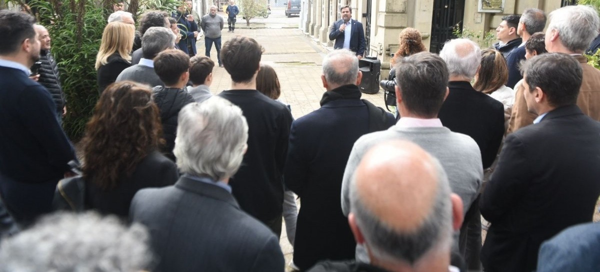 A 43 años del fallecimiento de Balbín, radicales y peronistas platenses se mostraron en unidad