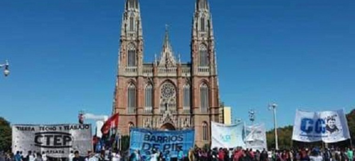 Cooperativistas y trabajadores de la economía popular de La Plata prometen "más movilización el 25"
