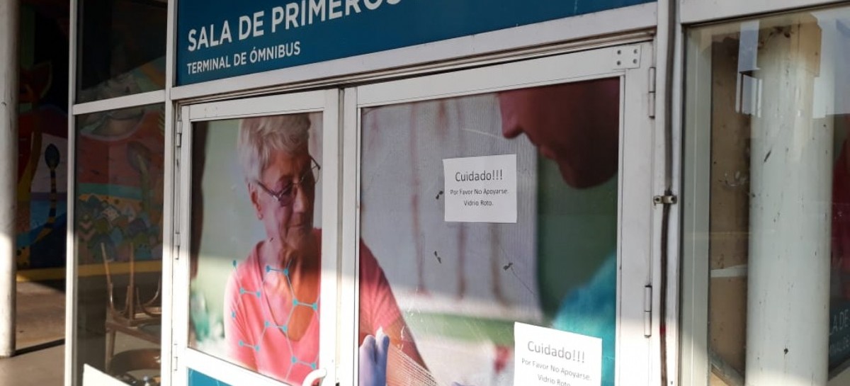 Terminal de Ómnibus de La Plata: la Sala sanitaria y la columna que chocan diariamente piden auxilio