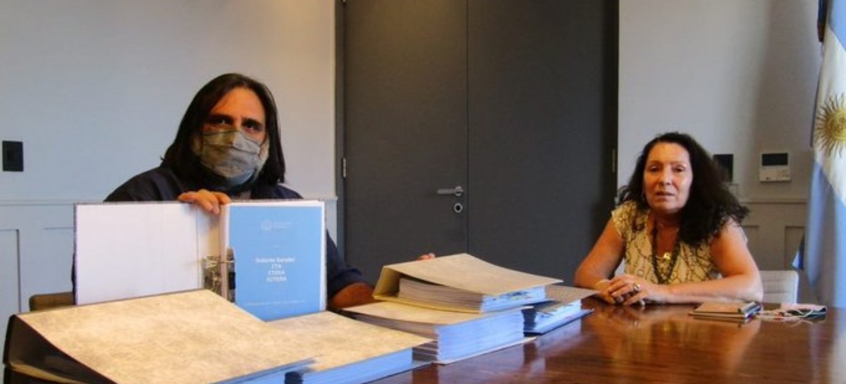 La jefa de Inteligencia le entregó al referente del SUTEBA carpetas de espionaje en su contra