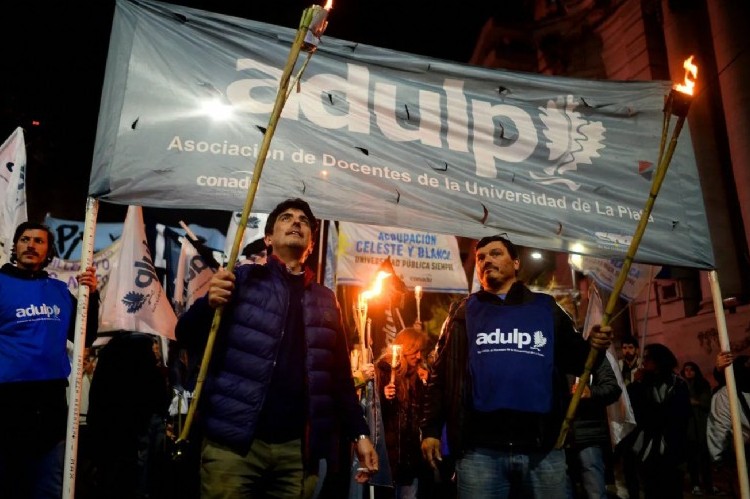 La justicia platense respaldó a docentes de la UNLP en su reclamo contra el Impuesto a las Ganancias