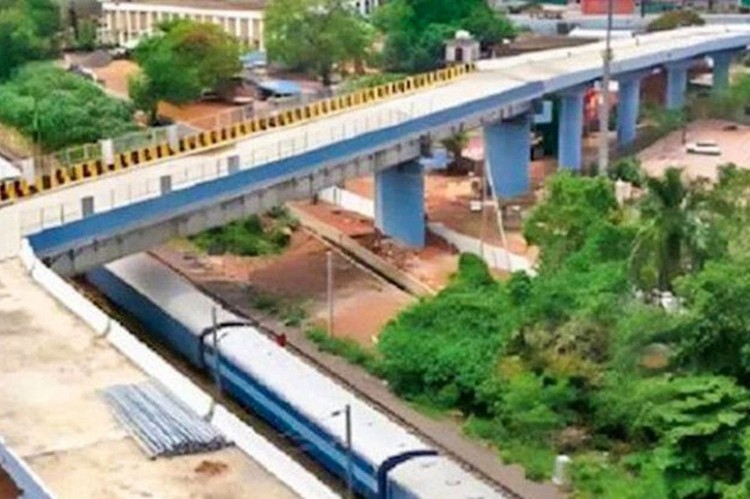 Un puente con raro diseño fue suficiente para el despido de 7 ingenieros