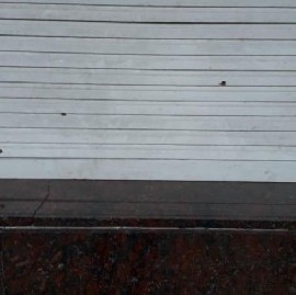 A 100 metros del ministerio de Seguridad bonaerense nadie vio nada: 15 tiros a la sede de la UOCRA