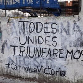 A juzgar por las pintadas, ¿Empiezan a cantar la marcha así: "Les muchaches peronistas…"?