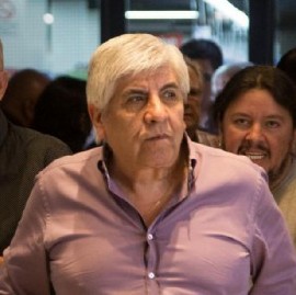 Invitan a Hugo Moyano a una reunión gremial pero tiene que pagar $ 1.000 y le piden "llevar bebidas"