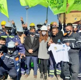 En medio de la fuerte interna, el gobernador Kicillof se mostró con un sector de la UOCRA La Plata