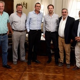 El ministro de Hacienda y Finanzas bonaerense, Pablo López, se reunió con intendentes radicales