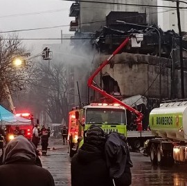 Incendio en La Plata sin responsables: el Municipio dijo que había clausurado, pero no dijo a quién