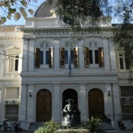 A favor del aborto: estudiantes de la UNLP toman facultades para reclamar asueto y poder marchar