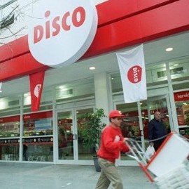 La leche más barata, lógicamente se agota y empiezan las restricciones
