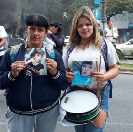 Desesperado pedido de familiares de la chica platense que salió a bailar y no volvió más