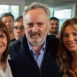 Instalado como candidato a gobernador bonaerense de Bullrich, De la Torre recibió el apoyo de Macri