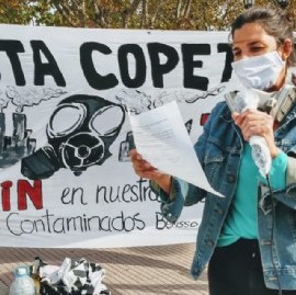 Copetro: "Vecinos Contaminados" protestaron frente al Palacio Municipal de Ensenada