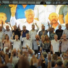 El peronismo votó a favor de la incorporación de Massa y gobernadores a un "Frente Patriótico"