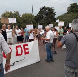 Vecinos de La Plata le dijeron "No al bajo nivel de 1 y 32"