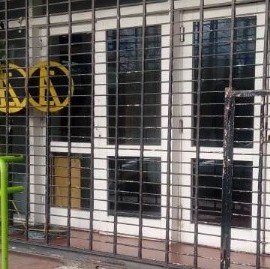Funcionaria bonaerense atrincherada hizo vallar el edificio para evitar una asamblea de trabajadores