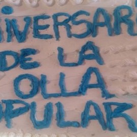 La olla popular "Barrio x Barrio" de La Plata cumplió un año y no hubo ollas: fue choriceada y torta