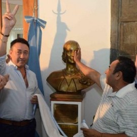 Fueron restituidos en el ministerio de Salud bonaerense los bustos de Perón y Evita