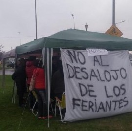 Fin de semana de tensión con feriantes del barrio platense de Meridiano V