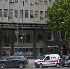 Por su escrito "nazi fascista" denuncian a funcionario de La Plata en el Comité de Ética de Abogados