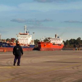 Puerto La Plata: por ser una "Pyme mediana" nombran a un auditor externo sin experiencia portuaria