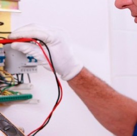Ser electricista hoy: altos costos de insumos y la imposibilidad de conseguir trabajo