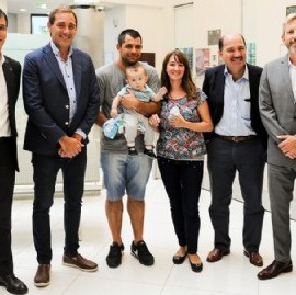 El ministro Frigerio estuvo en La Plata para entregar la primera escritura del Procrear Ahorro Joven