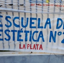 Video: Docentes de la Escuela de Estética nº2 reclamaron a Educación obras para iniciar las clases