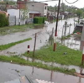 La Plata sigue inundándose: a los vecinos de la localidad de Arturo Seguí les toca padecerla