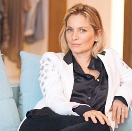 La exclusiva diseñadora de ropa Jazmín Chebar donó 20 mil barbijos al Gobierno bonaerense