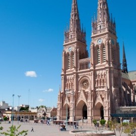 Video: Bombos y redoblantes durante ceremonia en la Basílica de Luján