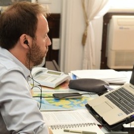 El Gobierno bonaerense les ofreció una suba del 40 % a estatales, quienes quedaron en responder