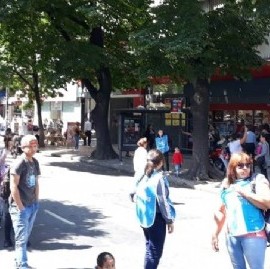 Protesta de Barrios de Pie en Carrefour La Plata: "NO a los aumentos, Sí al control de precios"
