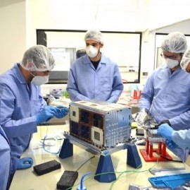 De La Plata a la NASA: llegó a EEUU el satélite que sobrevolará la Luna