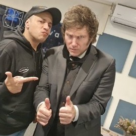 Tras un show musical de El Dipy, Javier Milei se pondrá el traje de candidato presidencial