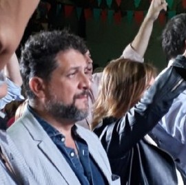 Elecciones 2019: Ex juez platense inaugura su Unidad Básica con el apoyo de "la estatua peronista"
