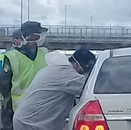 Peaje Hudson de la Autopista La Plata-Bs As: controlan la temperatura a quienes conducen vehículos