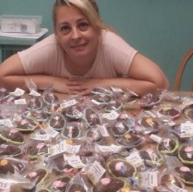 Bragado: una mujer hizo más de mil Huevos de Pascuas y los regaló en escuelas y hogares de jubilados