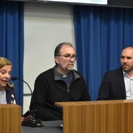 El Arzobispo Carrara y el exministro Guzmán, preocupados por las crisis generadas por deudas