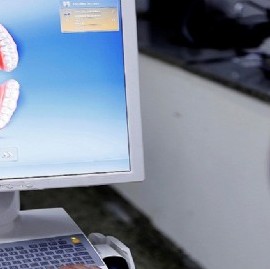 En menos de una hora, el Hospital Odontológico de la UNLP puede realizar un implante