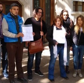 Docentes de La Plata siguen sin cobrar sus sueldos