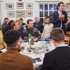 Setenta dirigentes bonaerenses cercanos a Juntos por el Cambio realizaron una "Peña Peronista"