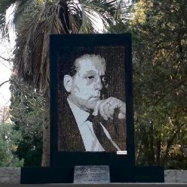 La Plata: inauguraron en el Paseo del Bosque un monumento en homenaje a René Favaloro