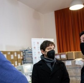El Gobierno bonaerense les entregó a 42 municipios 170 nuevos respiradores
